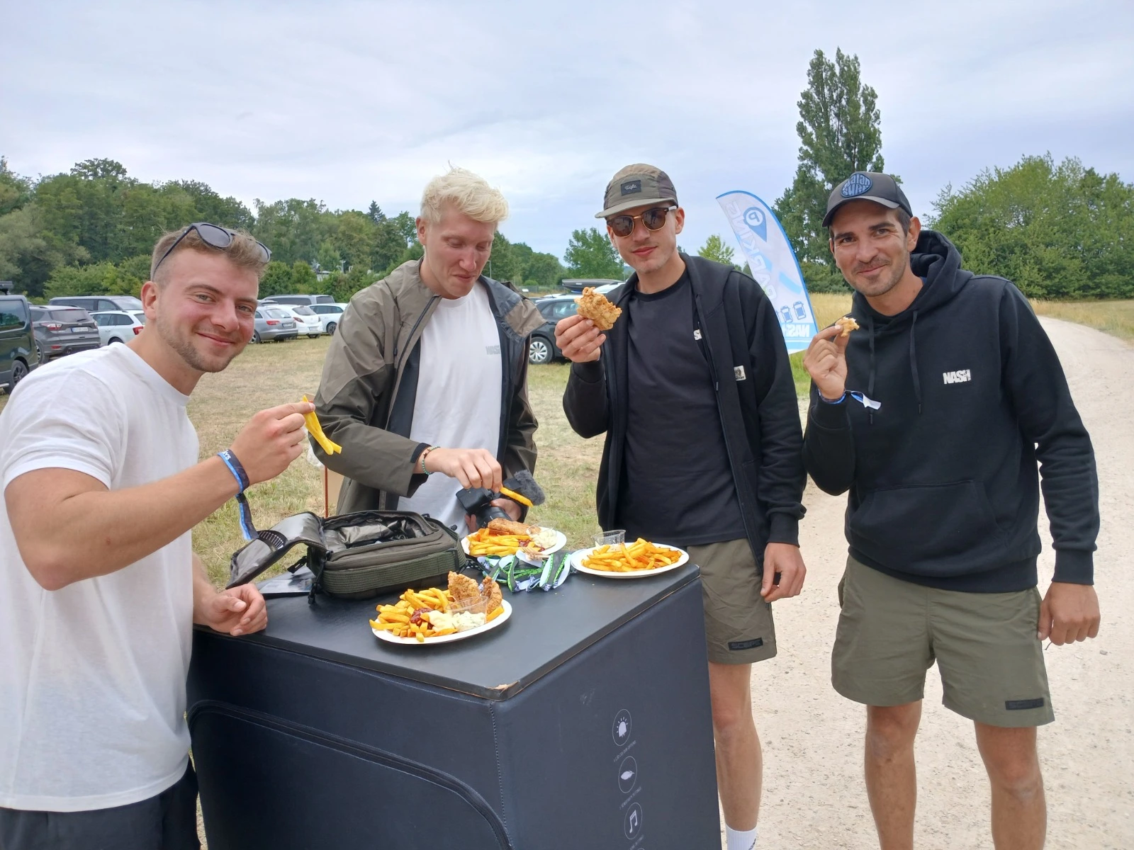 Franken Food Express – Catering für Partys – Personen beim Essen